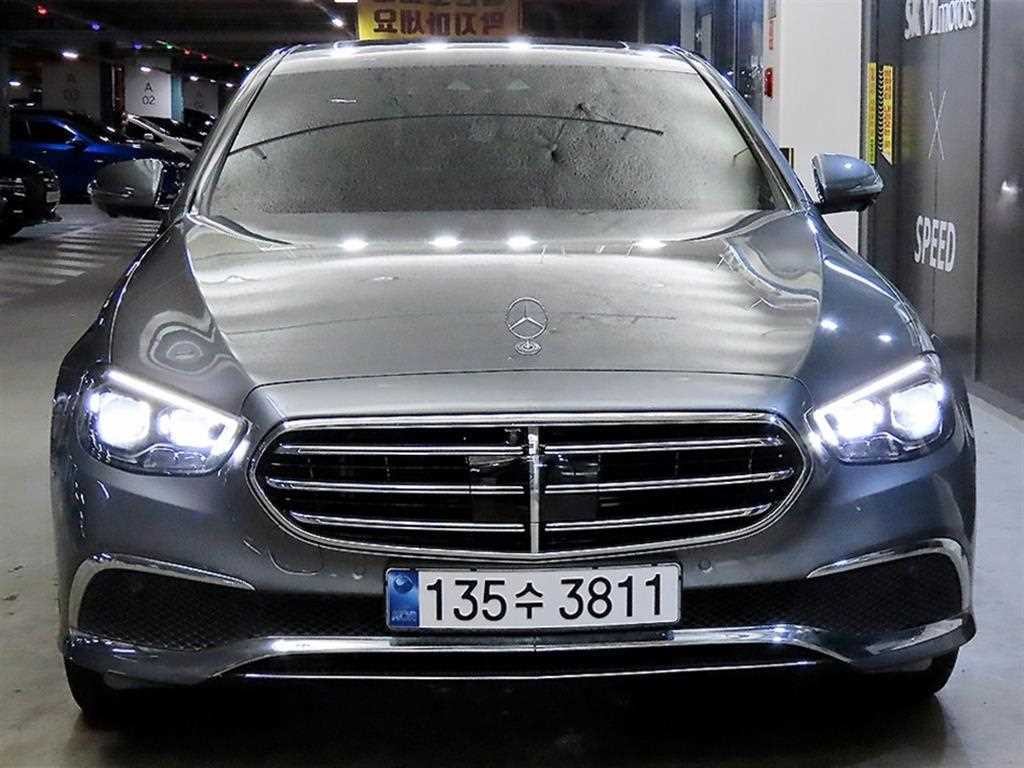 벤츠 E 클래스 E-클래스 W213 E300e 4MATIC 익스클루시브 이미지 2
