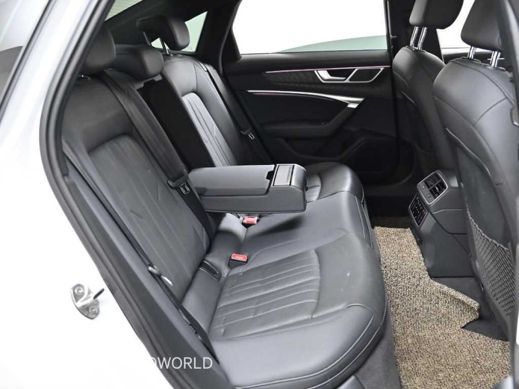 아우디 A6 A6 (C8) 45 TFSI 콰트로 프리미엄 이미지 12