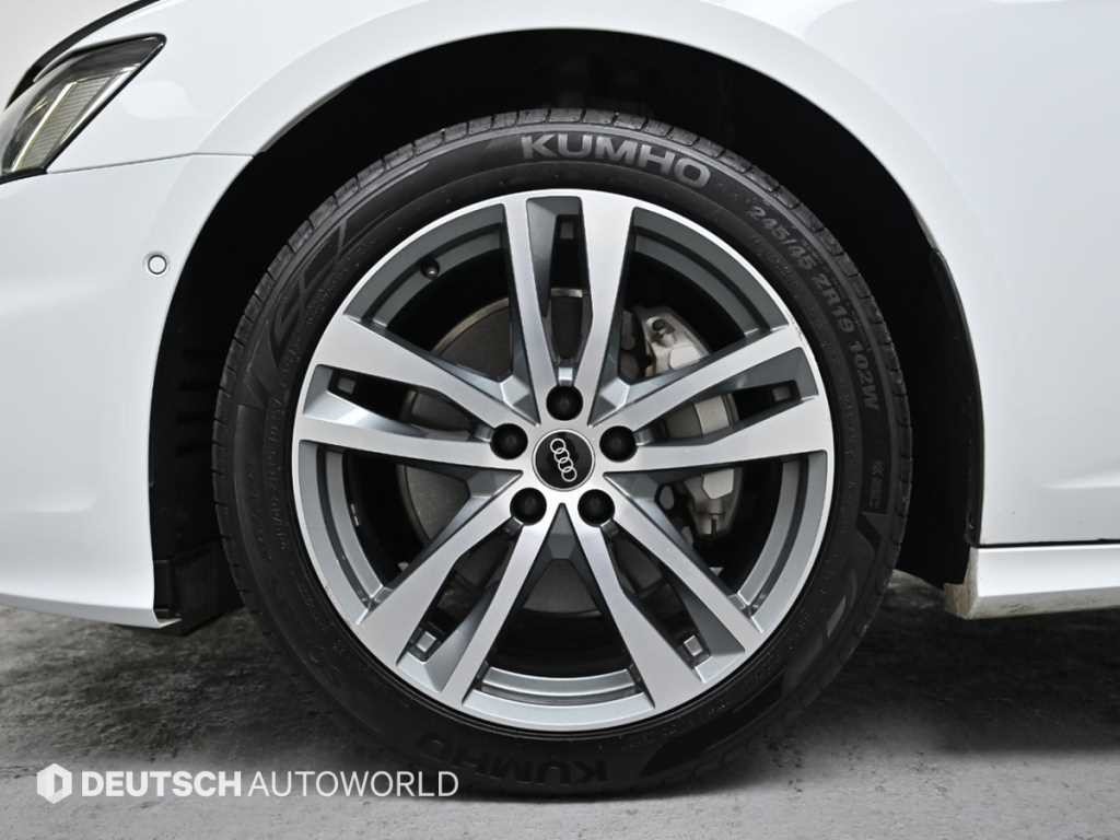 아우디 A6 A6 (C8) 45 TFSI 콰트로 프리미엄 이미지 5