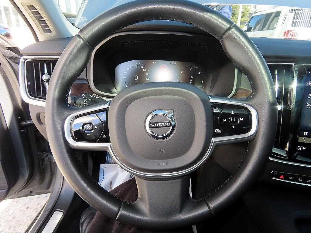 볼보 S90 D4 모멘텀 이미지 7