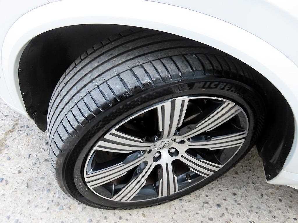 볼보 XC90 XC90 2세대 2.0 B6 AWD 인스크립션 이미지 20