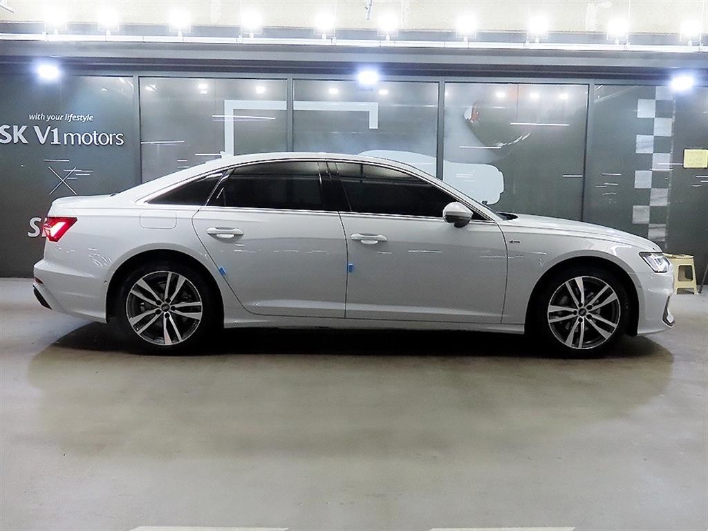 아우디 A6 A6 (C8) 45 TFSI 콰트로 프리미엄 이미지 3