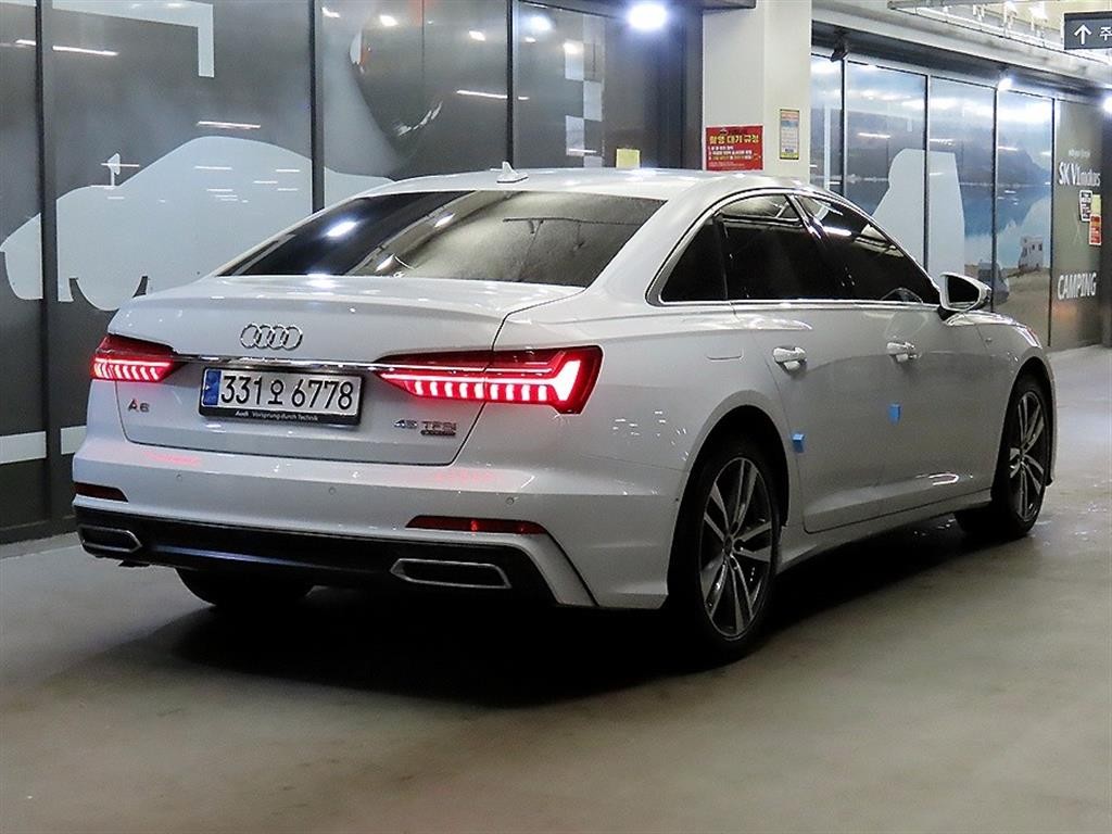 아우디 A6 A6 (C8) 45 TFSI 콰트로 프리미엄 이미지 4