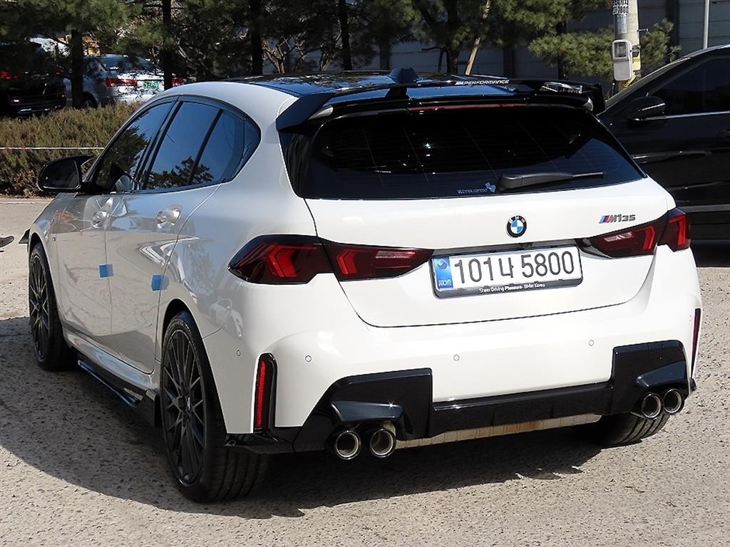 BMW 1시리즈 1시리즈 (F52) M135 xDrive 이미지 3