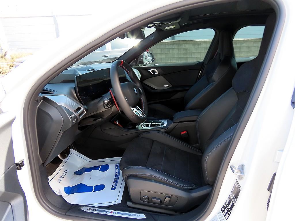 BMW 1시리즈 1시리즈 (F52) M135 xDrive 이미지 5