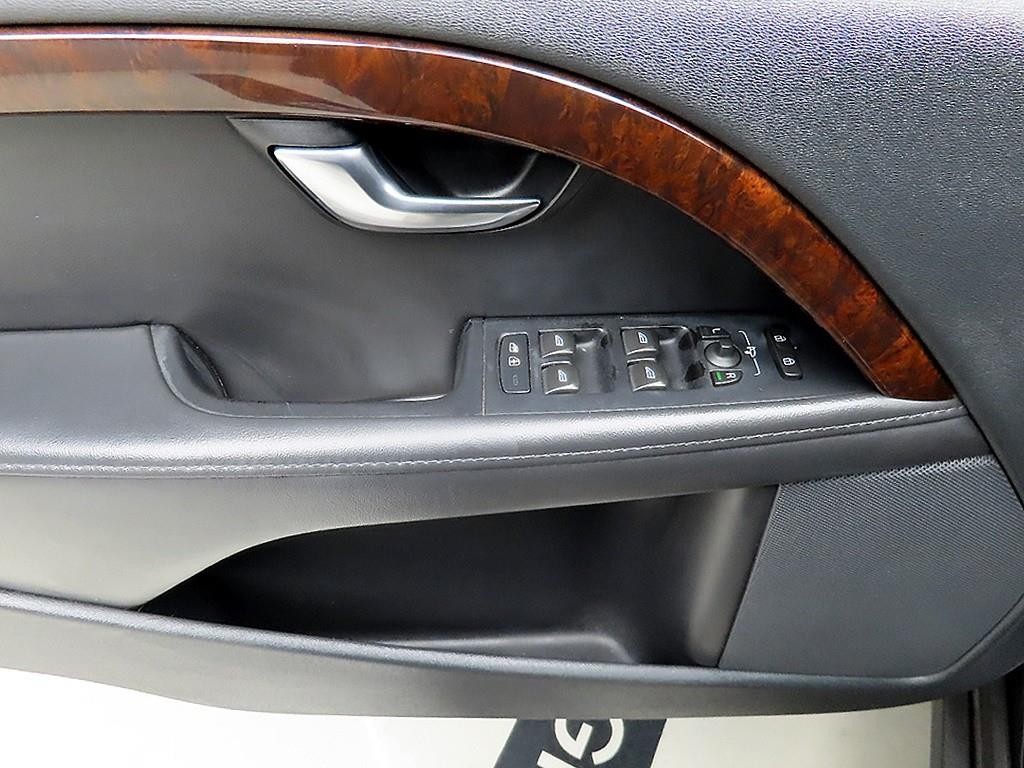 볼보 XC70 D5 이미지 11