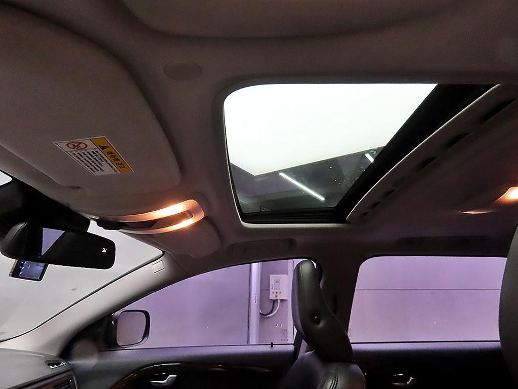 볼보 XC70 D5 이미지 15