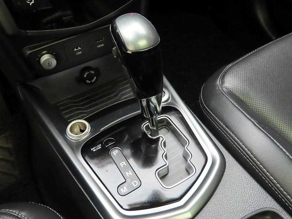KG모빌리티(쌍용) 티볼리 티볼리 아머 4WD 디젤 LX 이미지 11