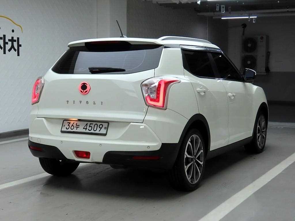 KG모빌리티(쌍용) 티볼리 티볼리 아머 4WD 디젤 LX 이미지 4