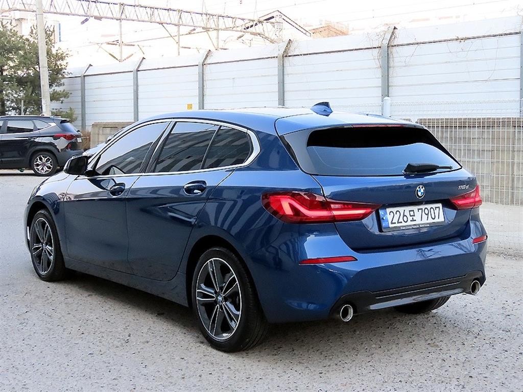 BMW 1시리즈 1시리즈 (F40) 118d 스포츠 이미지 3