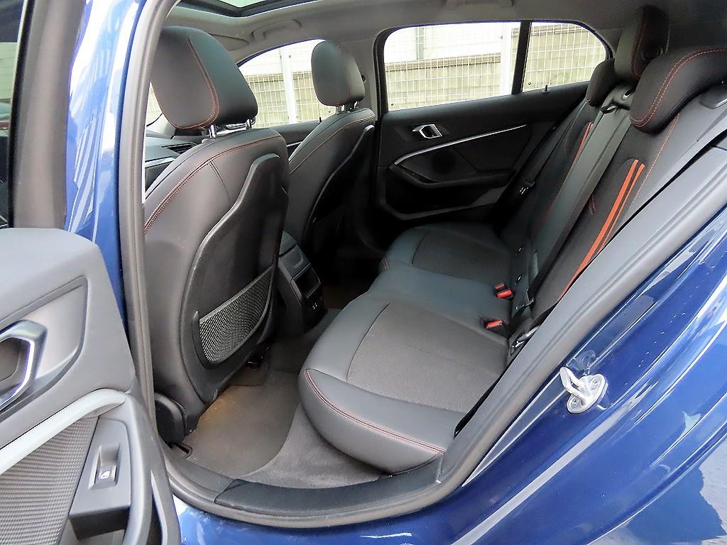 BMW 1시리즈 1시리즈 (F40) 118d 스포츠 이미지 6