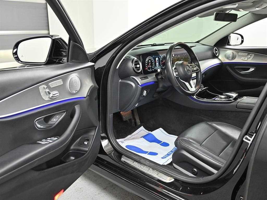 벤츠 E 클래스 E-클래스 W213 E300 4MATIC 익스클루시브 이미지 11