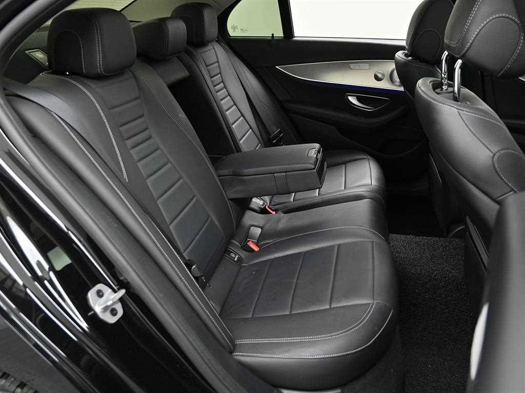 벤츠 E 클래스 E-클래스 W213 E300 4MATIC 익스클루시브 이미지 12