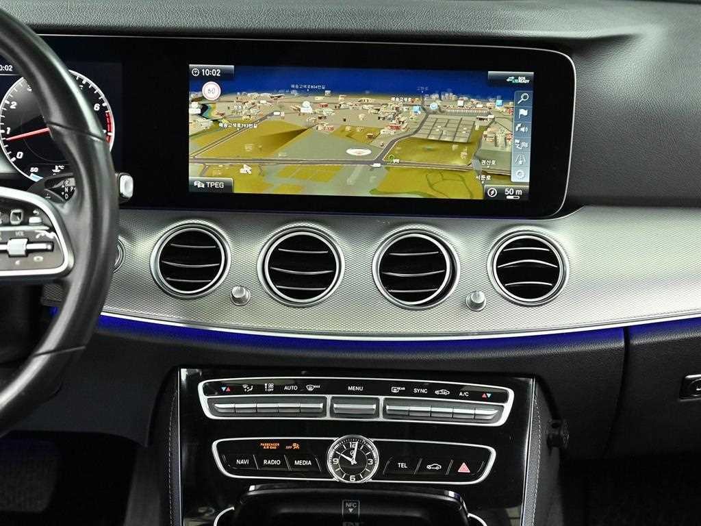 벤츠 E 클래스 E-클래스 W213 E300 4MATIC 익스클루시브 이미지 14