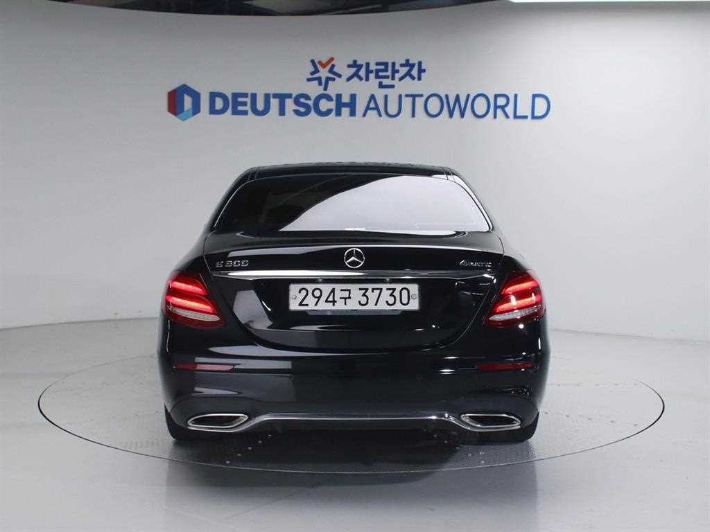 벤츠 E 클래스 E-클래스 W213 E300 4MATIC 익스클루시브 이미지 4