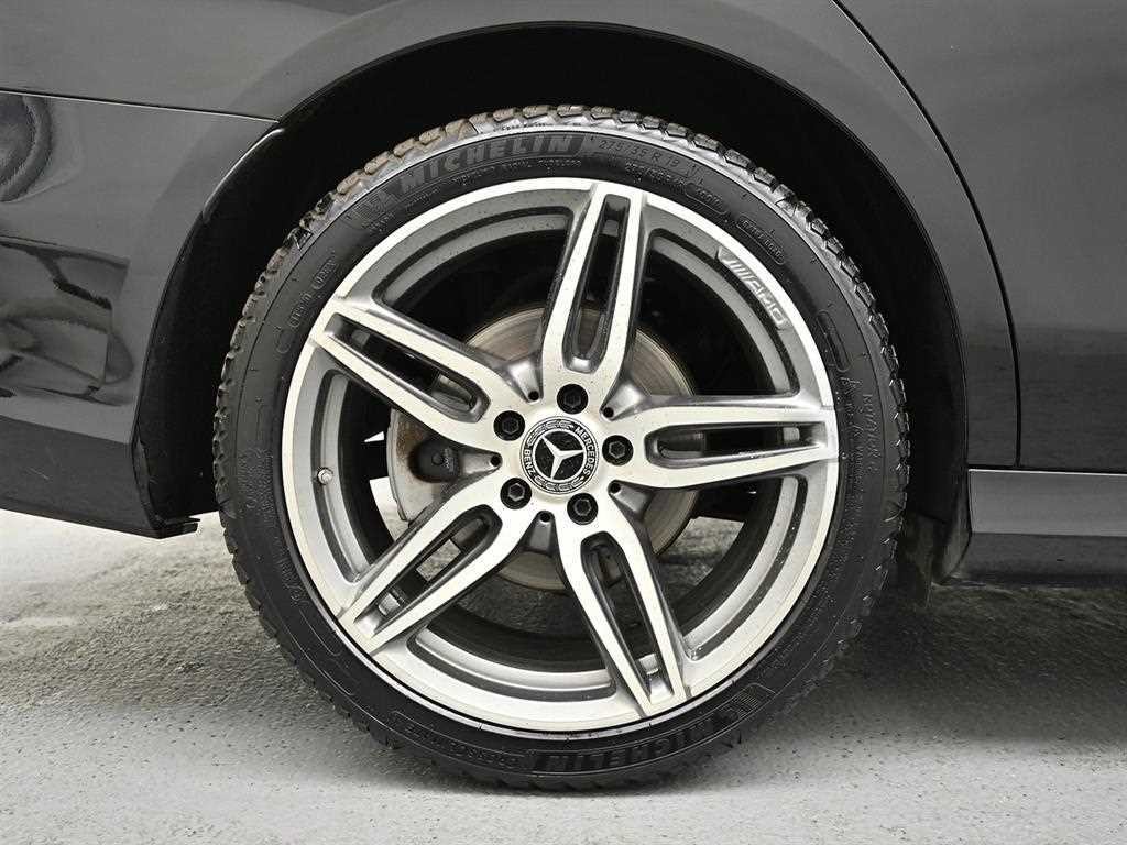 벤츠 E 클래스 E-클래스 W213 E300 4MATIC 익스클루시브 이미지 5
