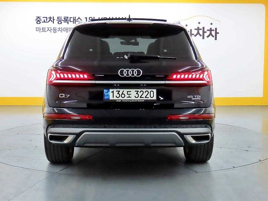 아우디 Q7 Q7 (4M) 45 TDI 콰트로 프리미엄 이미지 3