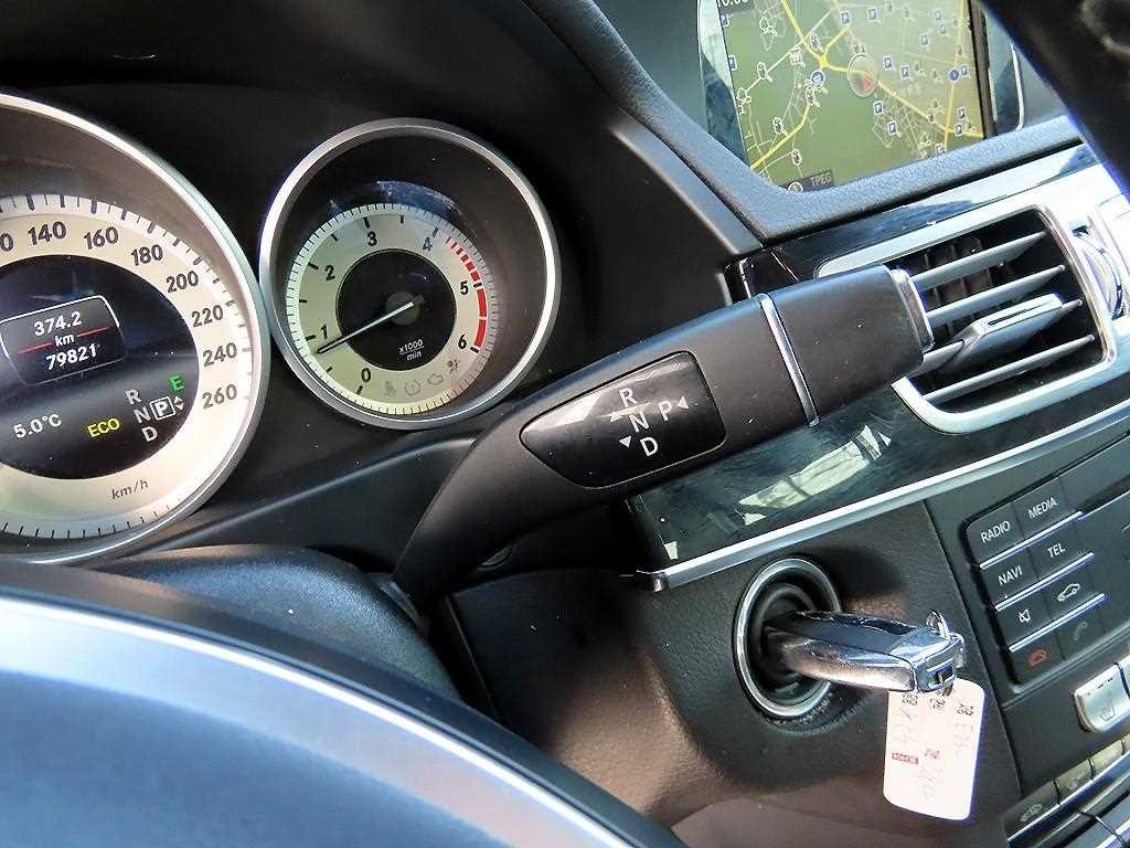 벤츠 E 클래스 E-클래스 W212 E250 블루텍 4MATIC 아방가르드 이미지 10