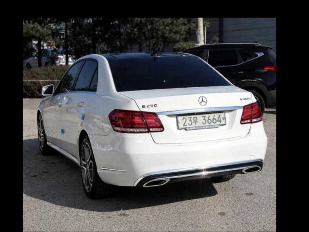 벤츠 E 클래스 E-클래스 W212 E250 블루텍 4MATIC 아방가르드 이미지 3