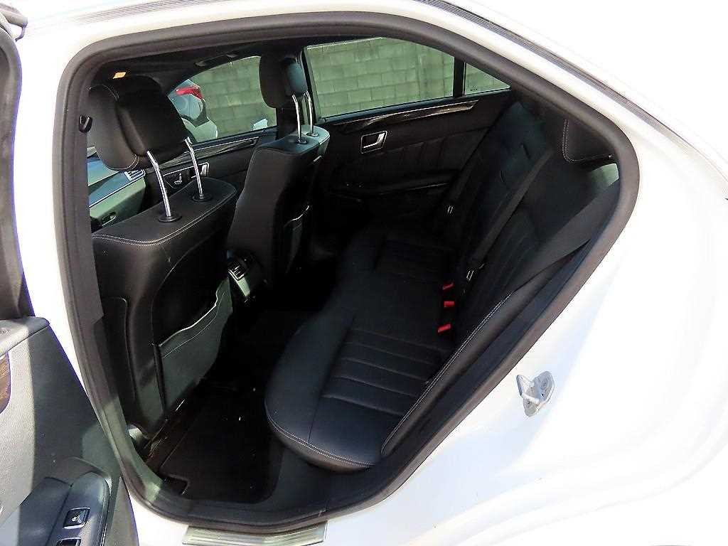 벤츠 E 클래스 E-클래스 W212 E250 블루텍 4MATIC 아방가르드 이미지 6