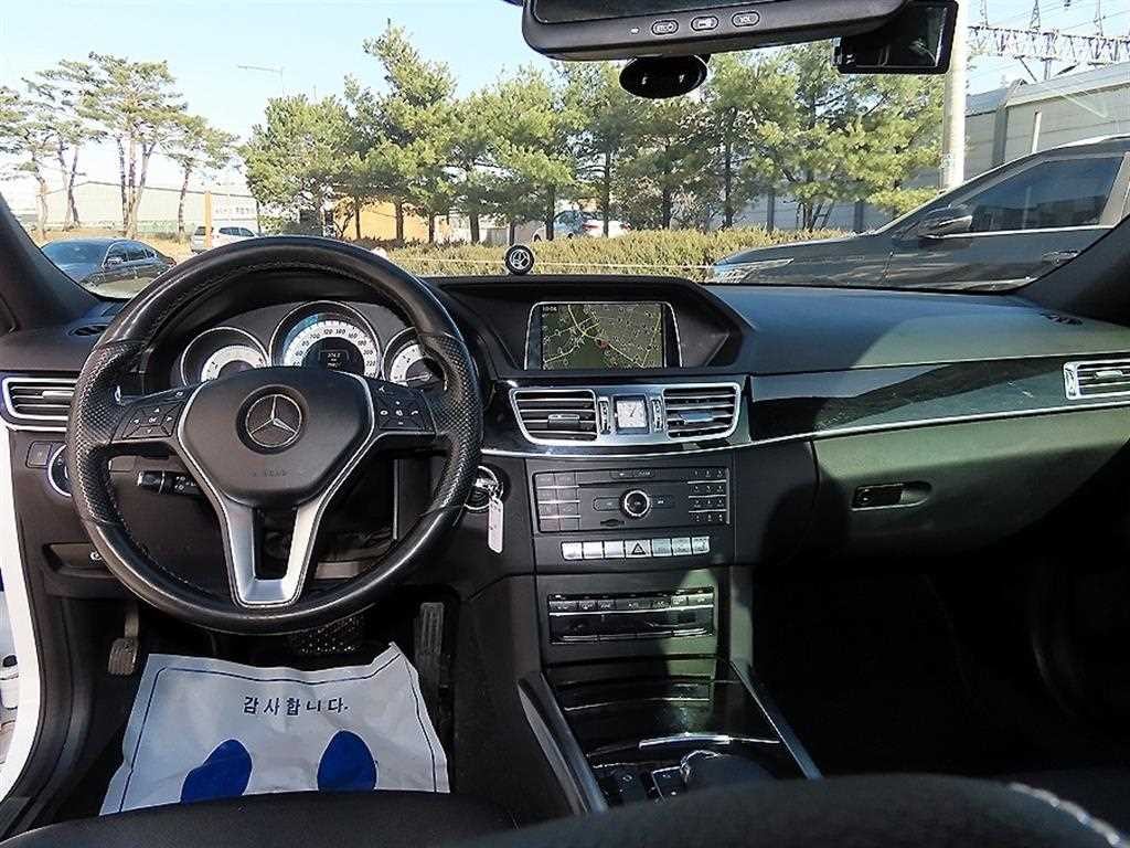 벤츠 E 클래스 E-클래스 W212 E250 블루텍 4MATIC 아방가르드 이미지 7