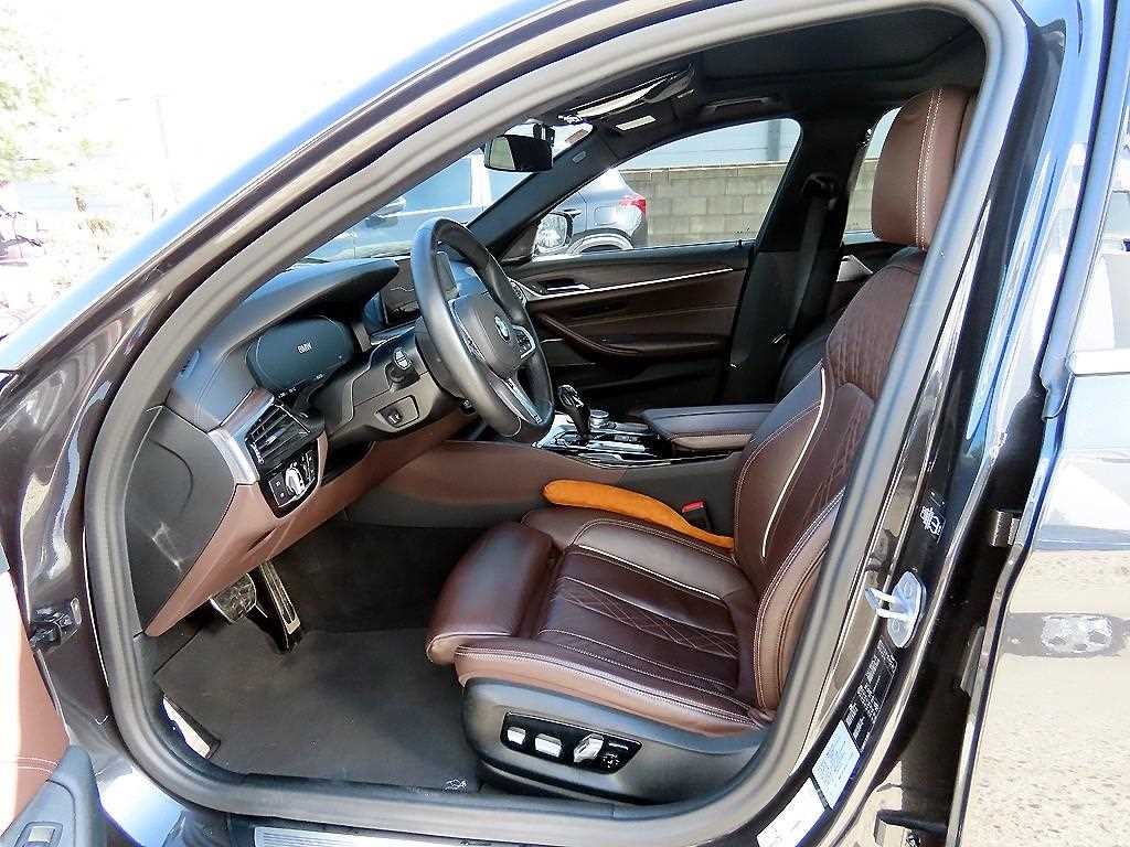 BMW 5시리즈 5시리즈 (G30) 520i M 스포츠 이미지 5