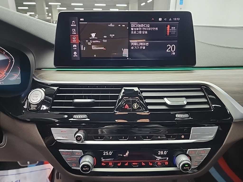 BMW 5시리즈 5시리즈 (G30) 520d M 스포츠 플러스 이미지 10