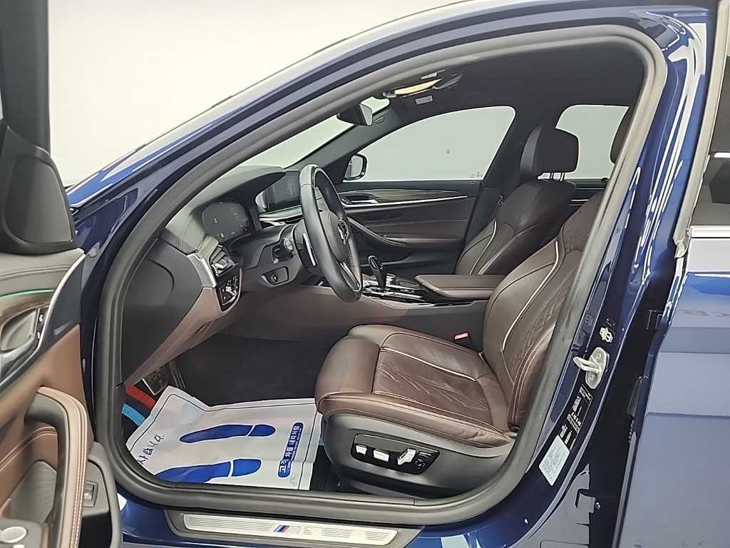 BMW 5시리즈 5시리즈 (G30) 520d M 스포츠 플러스 이미지 11