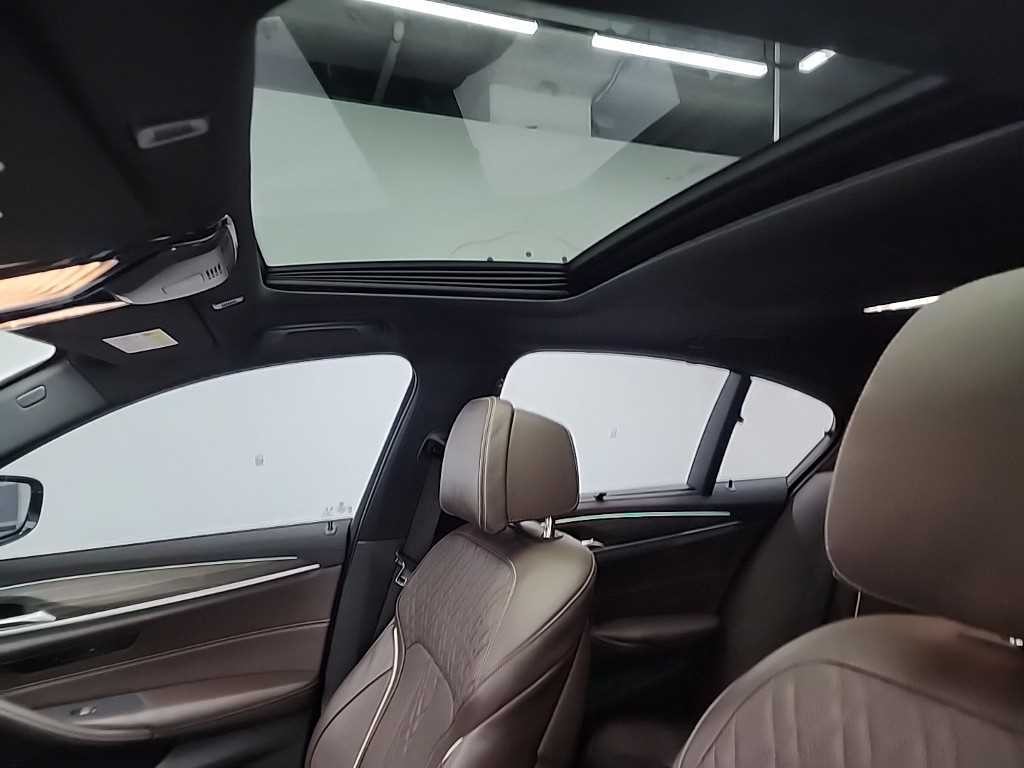 BMW 5시리즈 5시리즈 (G30) 520d M 스포츠 플러스 이미지 14