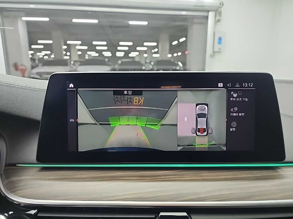 BMW 5시리즈 5시리즈 (G30) 520d M 스포츠 플러스 이미지 16