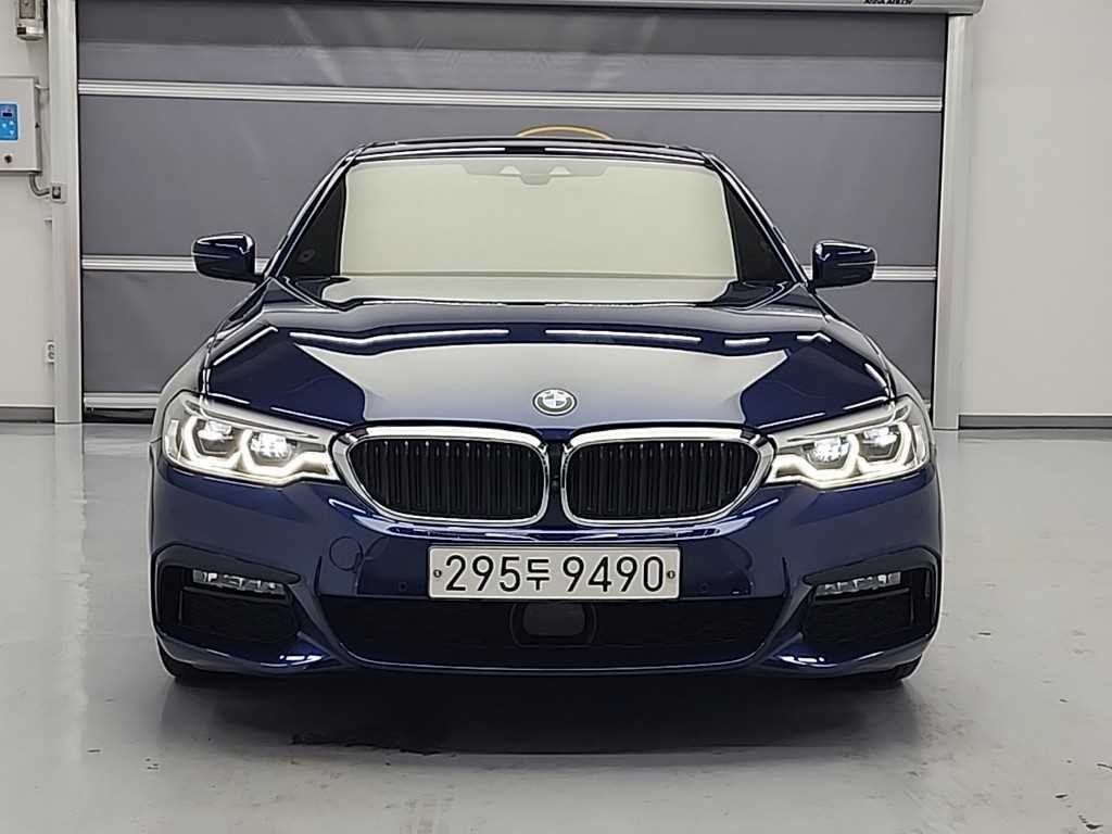 BMW 5시리즈 5시리즈 (G30) 520d M 스포츠 플러스 이미지 2
