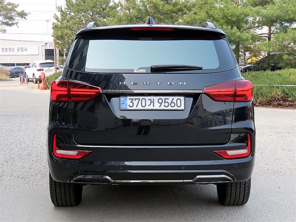 KG모빌리티(쌍용) 렉스턴 올 뉴 렉스턴 (Y450) 디젤 2.2 4WD 더 블랙 이미지 4