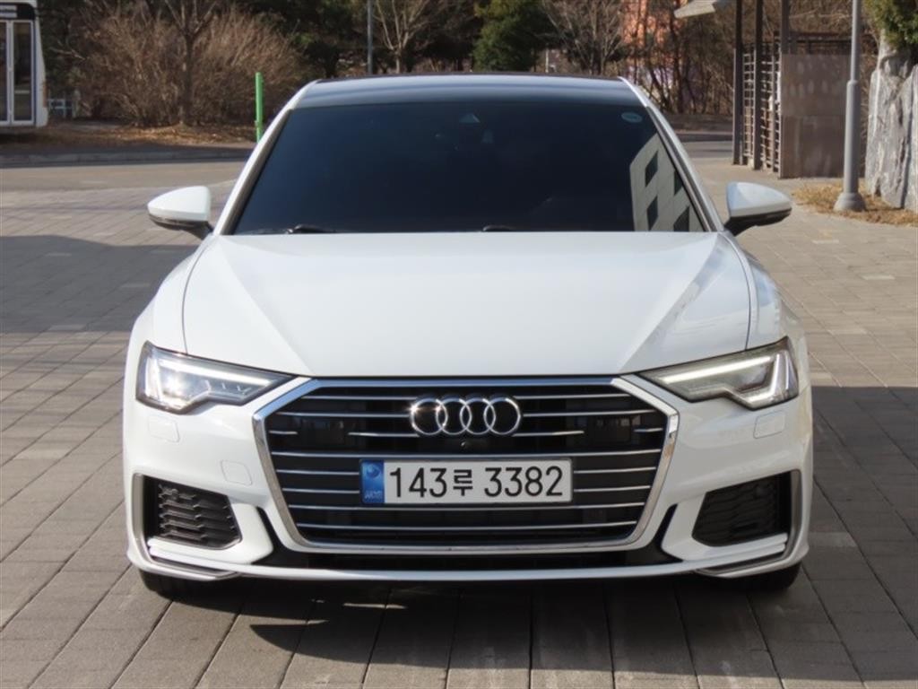 아우디 A6 A6 (C8) 45 TFSI 프리미엄 이미지 1