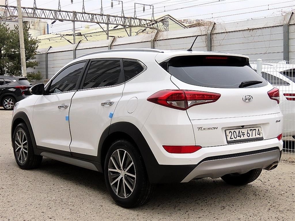 현대 투싼 올뉴투싼 디젤 1.7 2WD 모던 피버 이미지 3