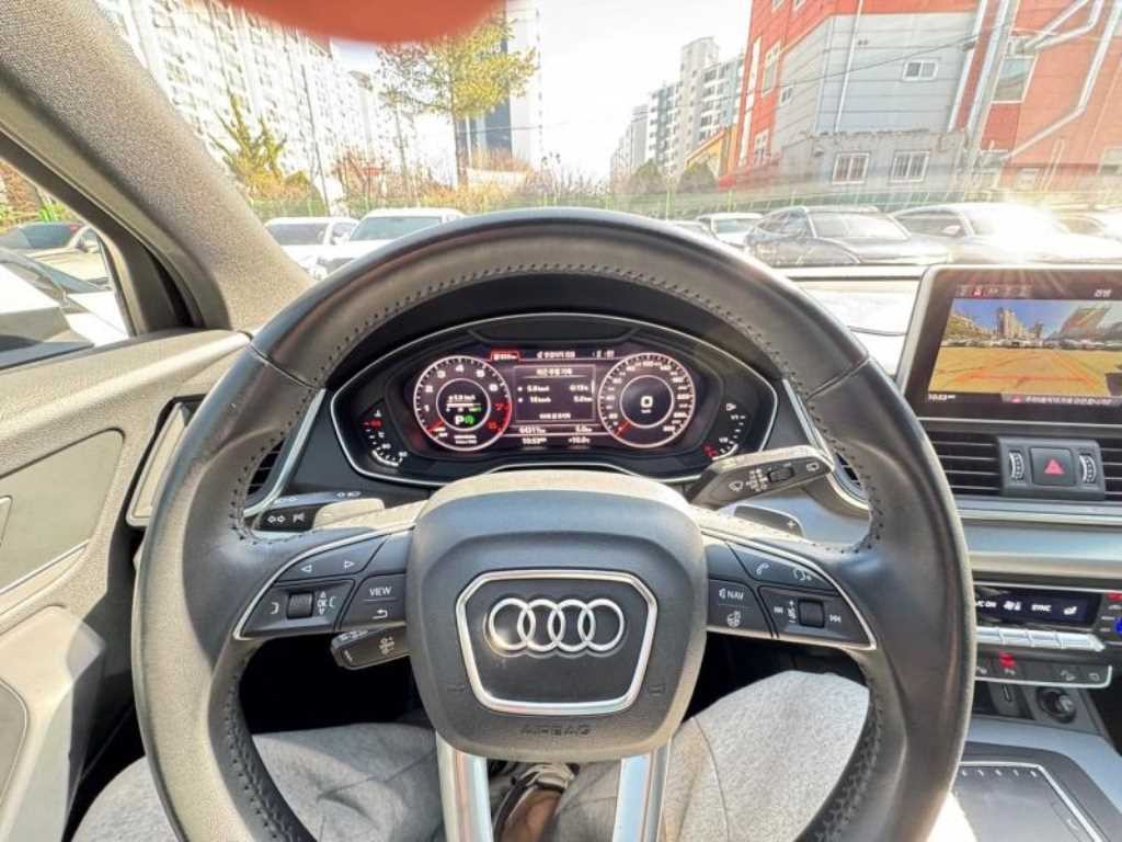 아우디 Q5 Q5 (FY) 45 TFSI 콰트로 프리미엄 이미지 7