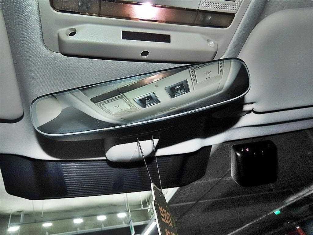 랜드로버 디펜더 디펜더 (L663) 90 D250 S 이미지 15