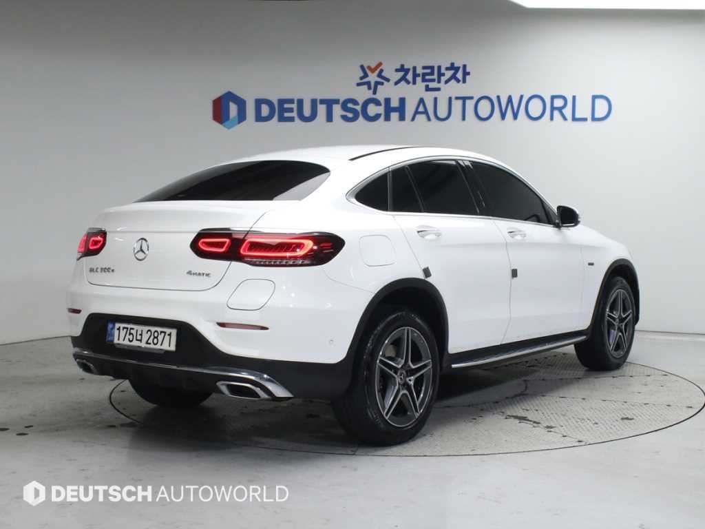 벤츠 GLC 클래스 GLC클래스 X253 GLC 300 e 4MATIC 쿠페 이미지 2