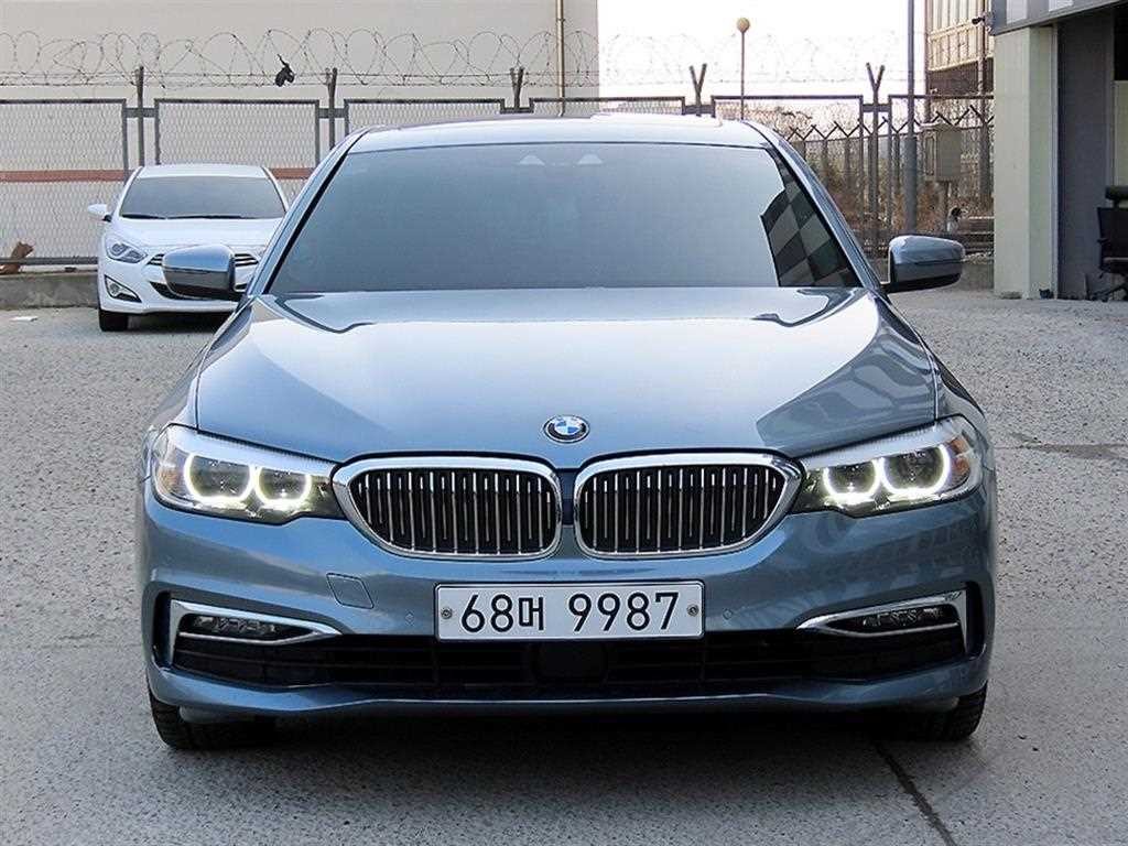 BMW 5시리즈 5시리즈 (G30) 520i 럭셔리 이미지 1
