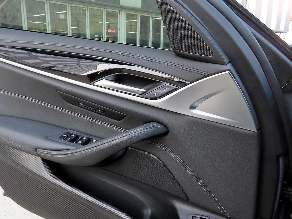 BMW 5시리즈 5시리즈 (G30) 520i 럭셔리 이미지 12