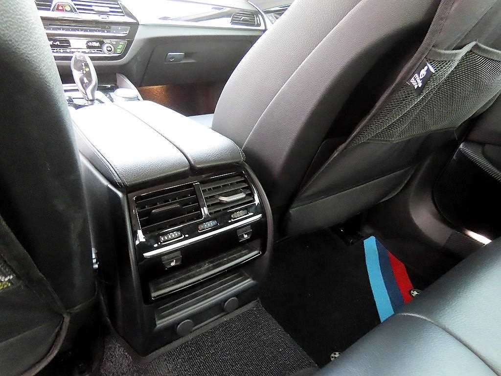 BMW 5시리즈 5시리즈 (G30) 520i 럭셔리 이미지 16