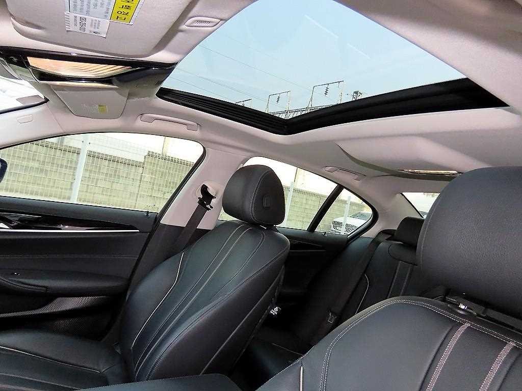 BMW 5시리즈 5시리즈 (G30) 520i 럭셔리 이미지 17