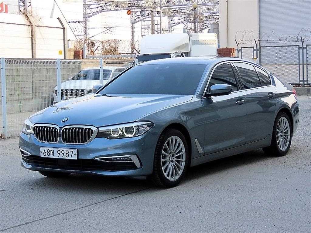 BMW 5시리즈 5시리즈 (G30) 520i 럭셔리 이미지 2