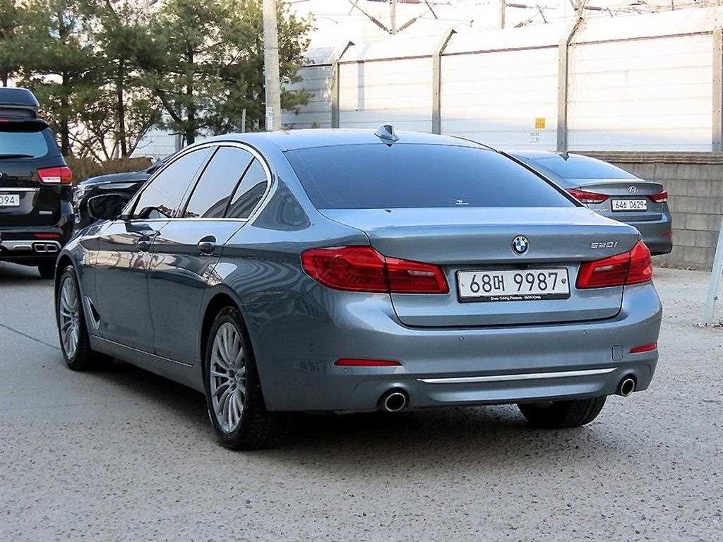 BMW 5시리즈 5시리즈 (G30) 520i 럭셔리 이미지 3