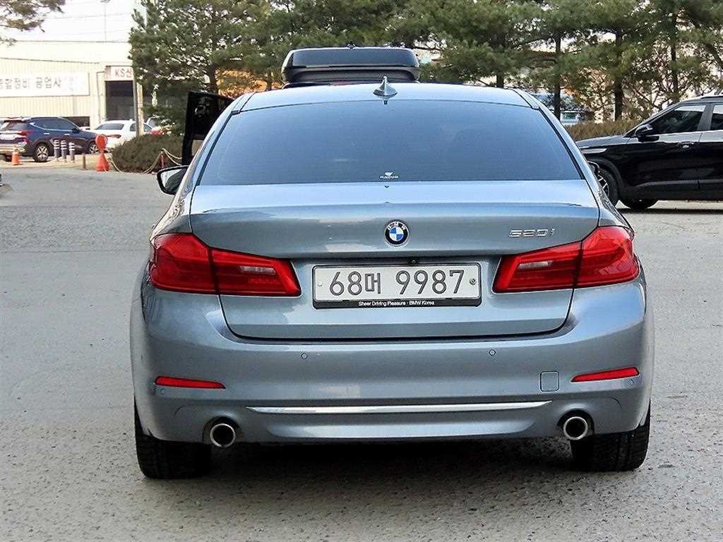 BMW 5시리즈 5시리즈 (G30) 520i 럭셔리 이미지 4
