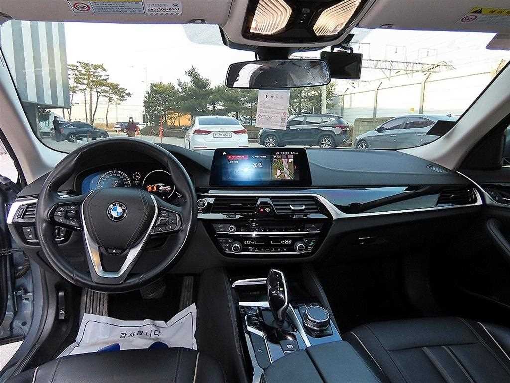 BMW 5시리즈 5시리즈 (G30) 520i 럭셔리 이미지 7