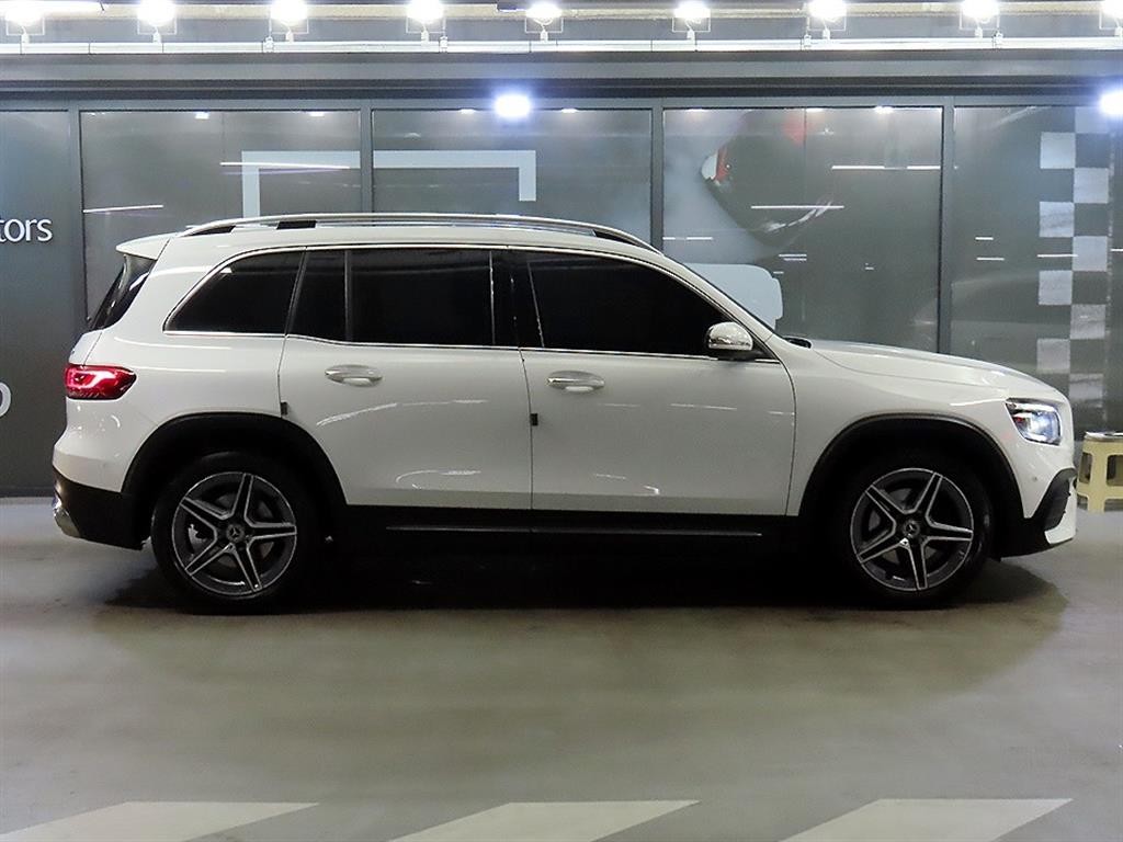 벤츠 GLB 클래스 GLB클래스 X247 GLB 250 4MATIC 이미지 3