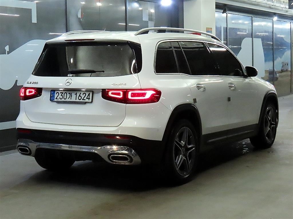 벤츠 GLB 클래스 GLB클래스 X247 GLB 250 4MATIC 이미지 4