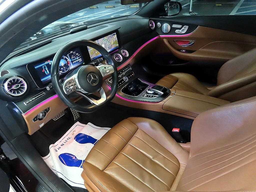 벤츠 E 클래스 E-클래스 W213 E220d 쿠페 이미지 10