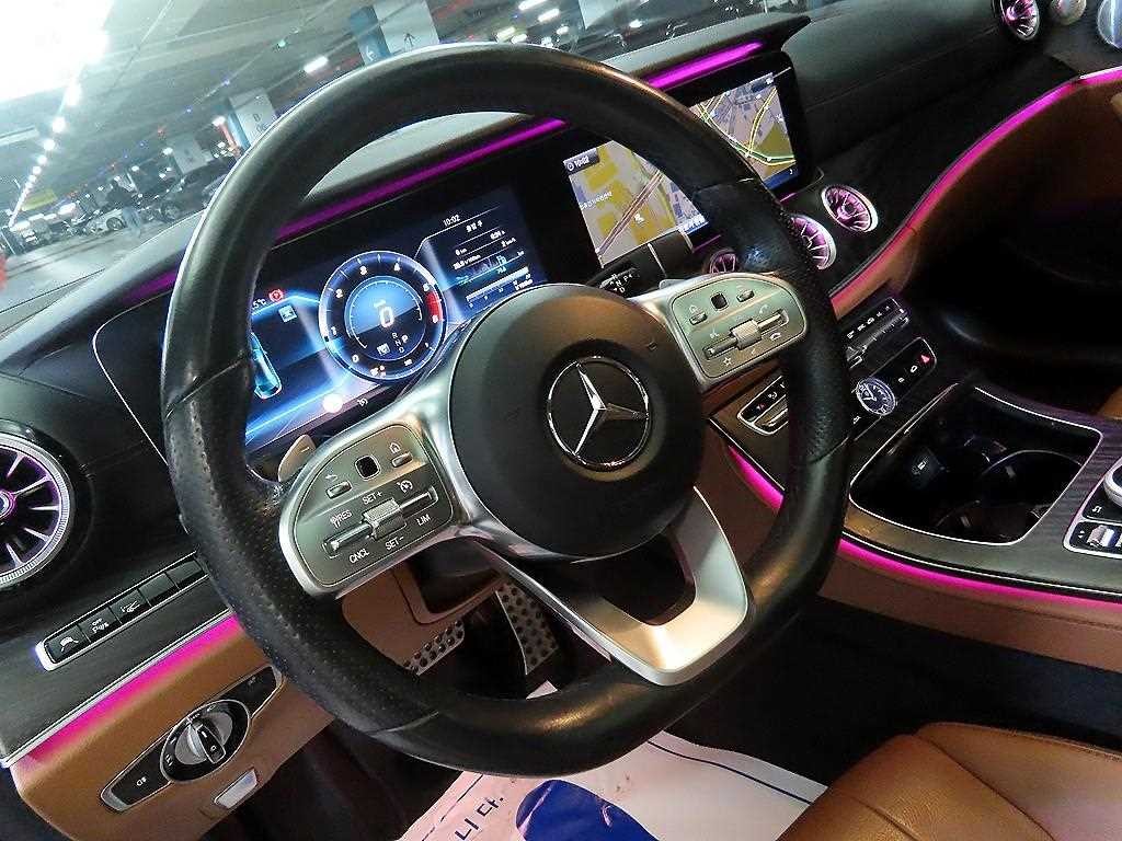 벤츠 E 클래스 E-클래스 W213 E220d 쿠페 이미지 8