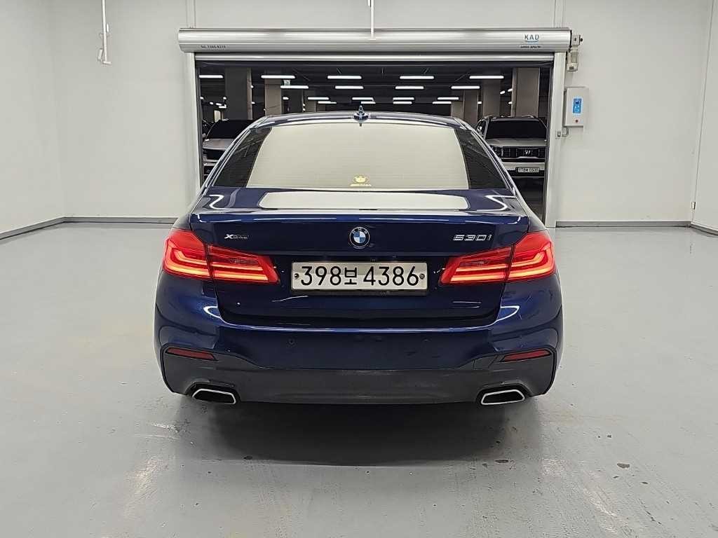 BMW 5시리즈 5시리즈 (G30) 530i M 스포츠 플러스 이미지 3